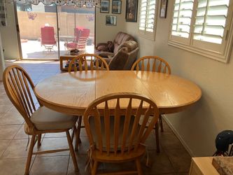 Dining Table and 4 Chairs