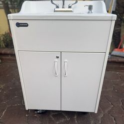Portable Washing Sink Hot Cold Water used for a month Paid $2000 selling for