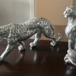 Cheetah/Leopard Table Top Statues