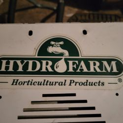 Hydro Farms grow light