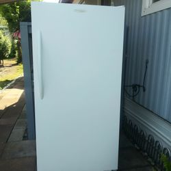 Freezer upright Frigidaire Commercial 14 Cubic feet