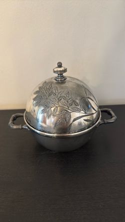 Vintage Meriden B Co Quadruple Silver Plate Domed Butter Dish