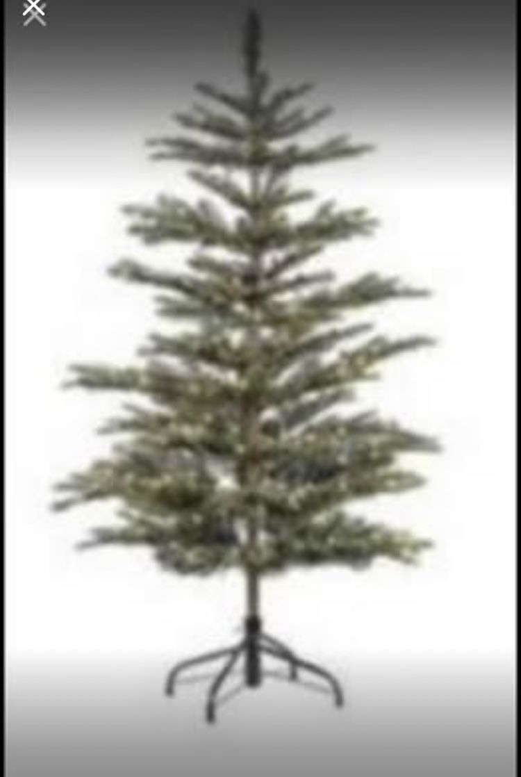 NEW 4.5’ Christmas Tree. Box Never Opened ** READ BELOW (Johnstown Ohio)