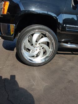 24' STRADA WHEELS AND USED TIRES