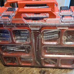 Milwaukee Two Packouts