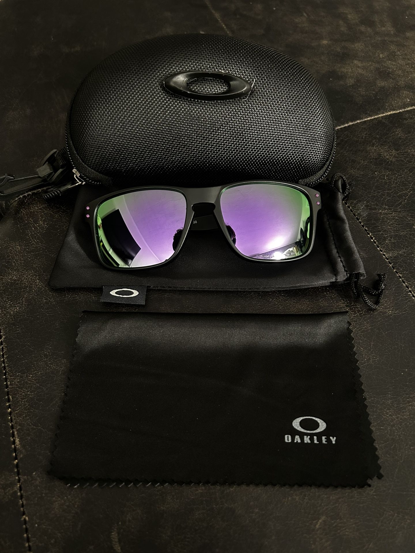 Oakley Holbrooks *Purple/Green*
