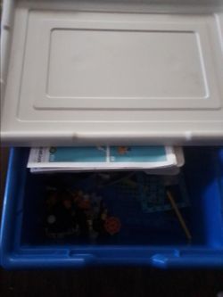 Lego education box lots of Legos a book to build stuff and great for your kids 👍