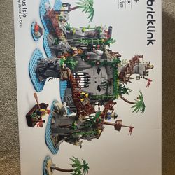 LEGO Bricklink Ominous Isle (BRAND NEW)