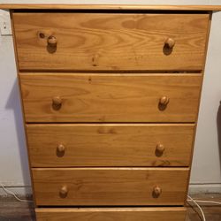 Good Condition Wooden Dresser’s 