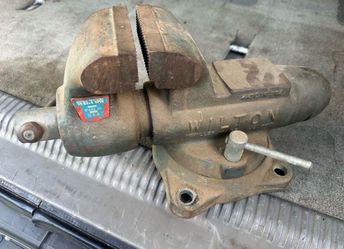 Vintage antique Wilton swivel vise garage shop machinist tool clamp metal old heavy