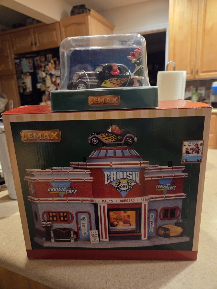 Lemax Village Cruisin Cafe With Car Accessory