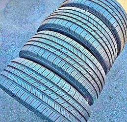 225 65 17 Michelin Tires Con 80% de Vida Las 4