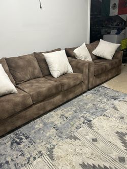 Couach And Love Seat 140$