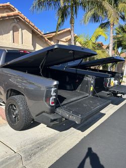 Leer 700 Tonneau Cover For 2014-2019 Toyota Tundra Truck