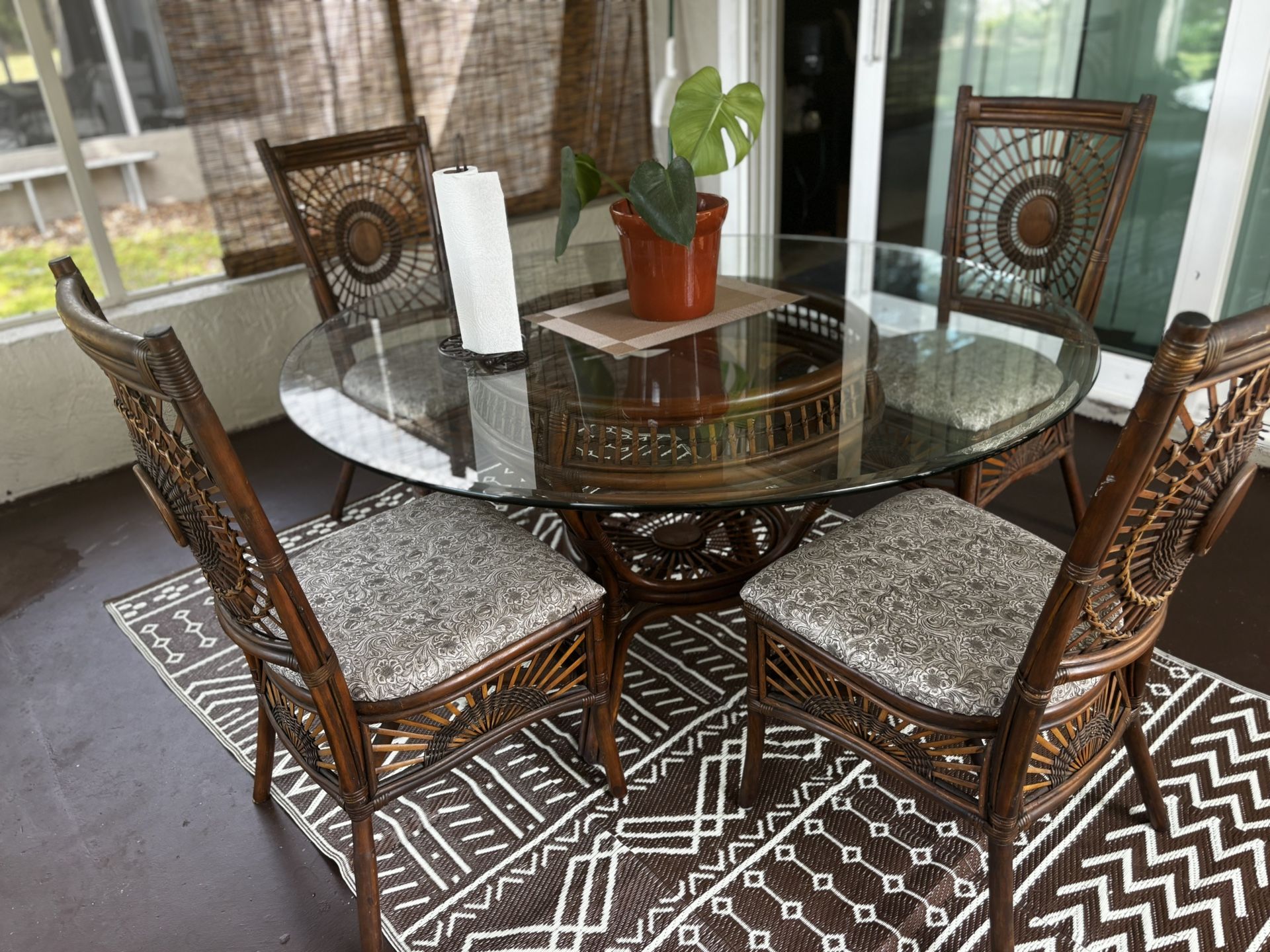 Glass Top Table W/ 4 Matching Chairs. 