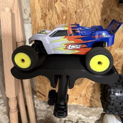 Losi Mini T 2.0 RTR  With wall mount