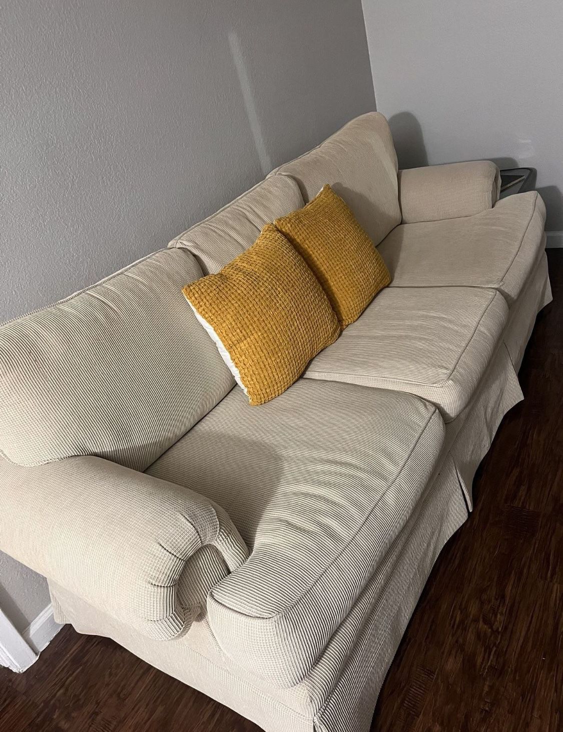 7 Ft Firm Couch 