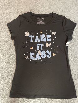 Wound Up black baby tee with butterfly and star design. Size: L #kawaii #pastelgoth