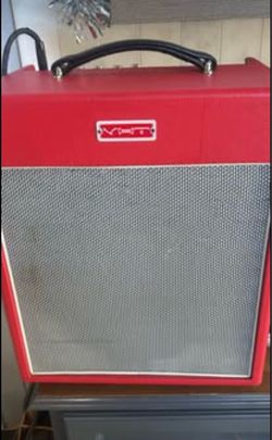 VHT AV-RL-25B Redline 25 Watt Bass Guitar Combo Amplifier