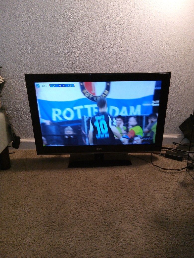 LG tV With Dvd and Fire stick