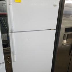 Frigidaire white Top Freezer Refrigerator FREE LOCAL DELIVERY 
