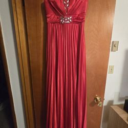 Elegant Red Evening Dress – Worn Once