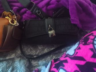 Black Steve Madden purse