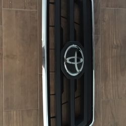 Toyota Tacoma Grill 
