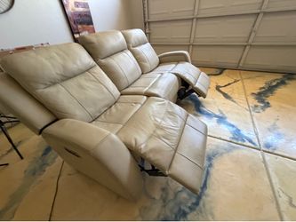 Barcalonger power Beige Leather Reclining Sofa in excellent condition