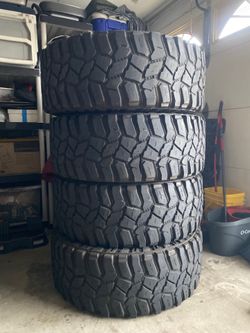Cooper discovery 37 X 13.5 tires