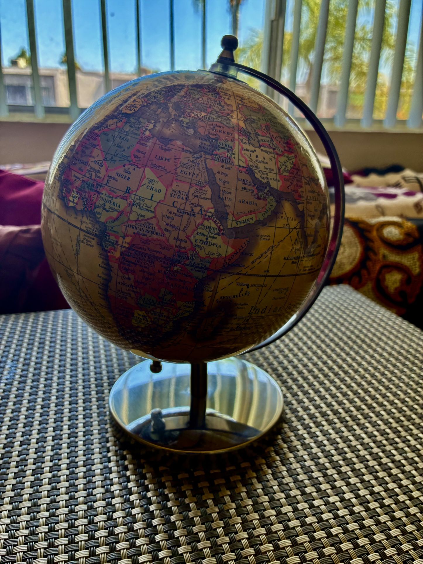 Globe