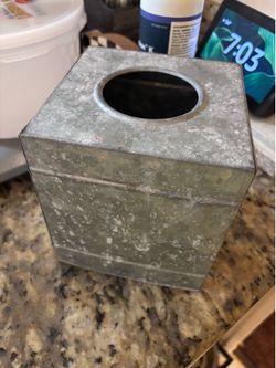 Farmhouse Metal Issue Holder