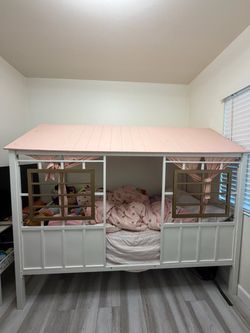 Twin house bed
