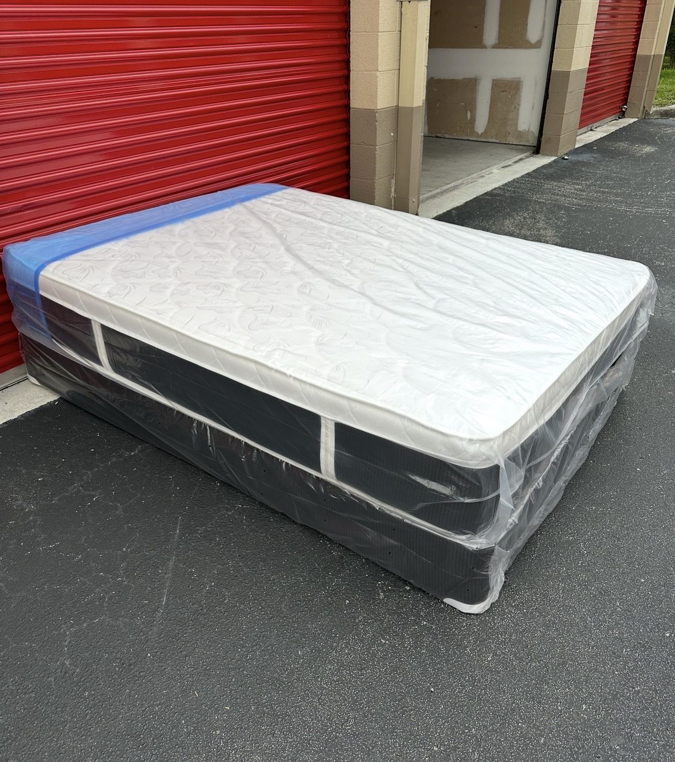 NEW Mattress Queen Size Plush Pillowtop With Box Spring // Offer 🚚