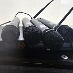 Wireless Microphone System – 4 Mics, 200ft Range, Great Condition
