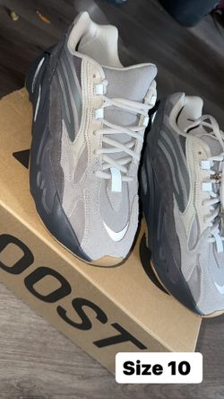 Yeezy 700 Size 10