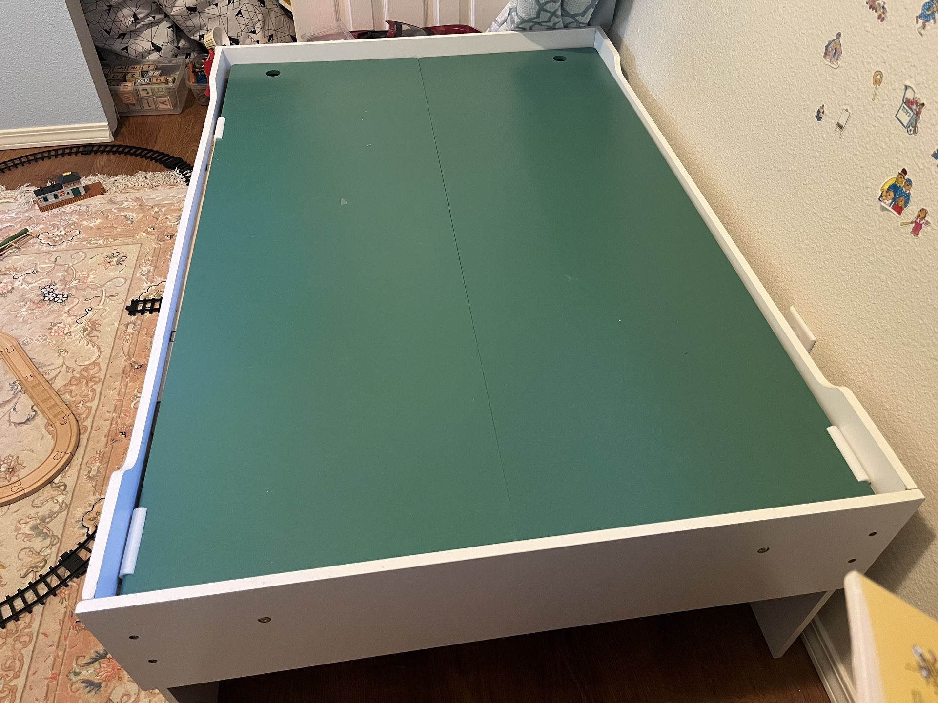 Kids Play Table