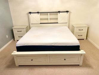 Farmhouse King Bedroom Set + Tempur-Pedic Mattress