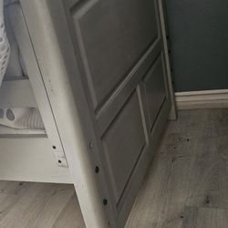 Bonita cama para una persona