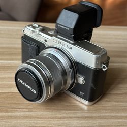 Olympus Micro 4/3 Camera (As is)