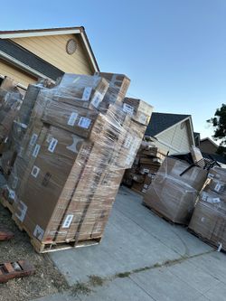 Costway pallets