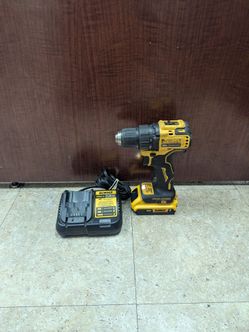 DEWALT M:DCD708 DRILL