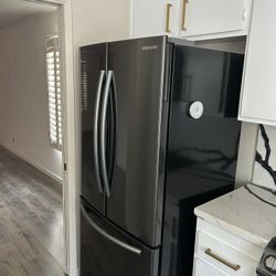 Samsung French Door Refrigerator – RF18HFENBSG