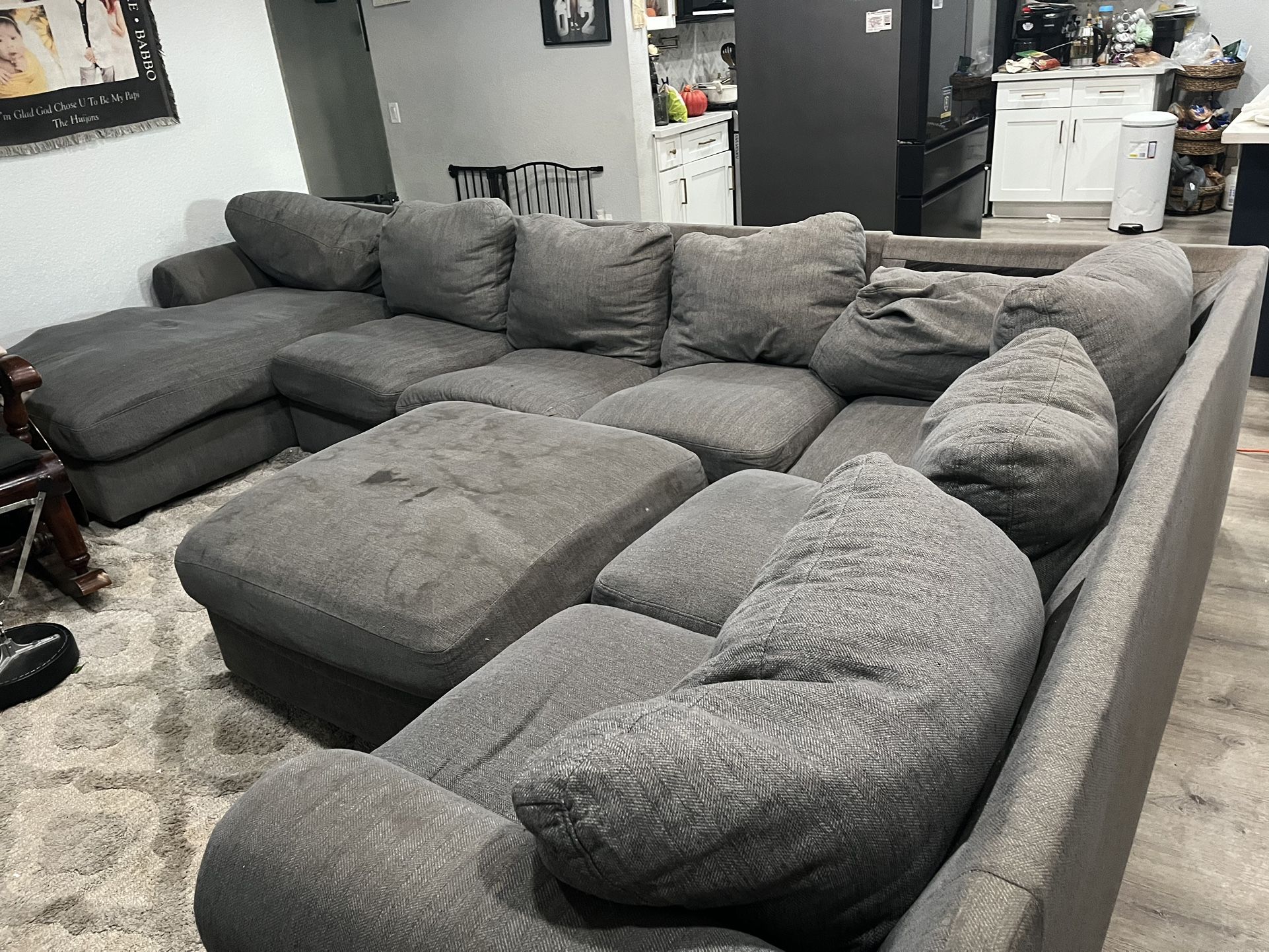 Free Sofas Set