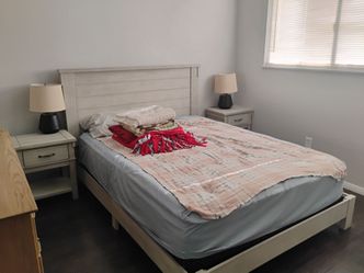 Queen bedroom set