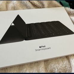 Apple iPad Smart Keyboard, New 