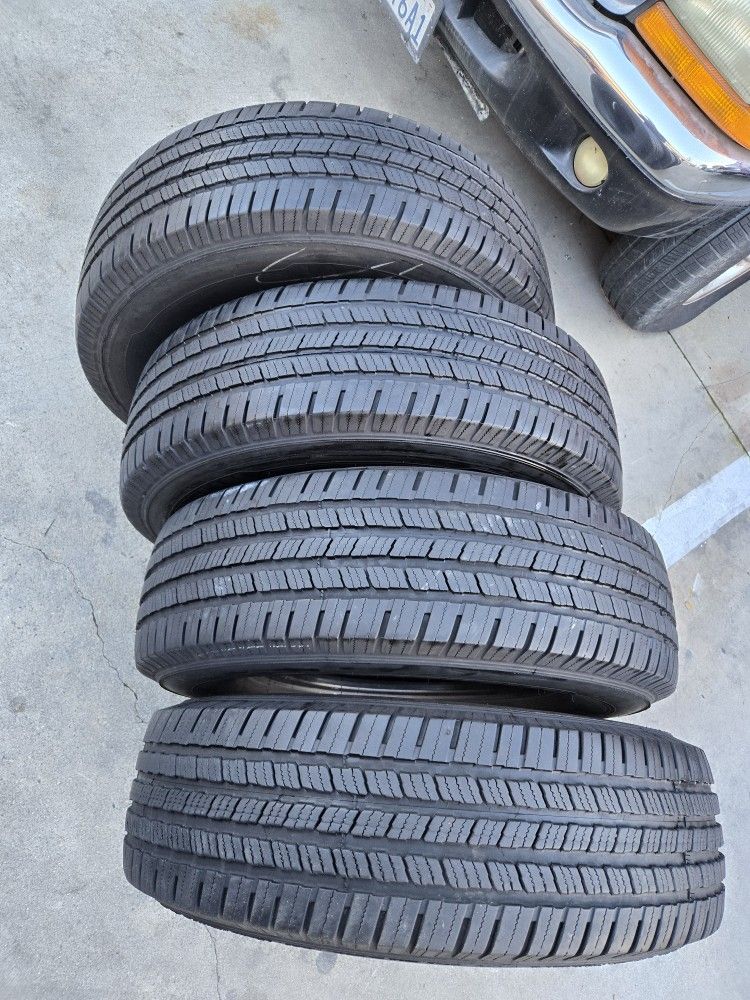 4. PCS OF TIRES. MICHELIN AGILIS LTX. SIZE LT 245/75/16