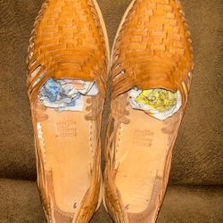 huaraches size 6 MX 