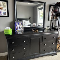 Dresser And Mirror 