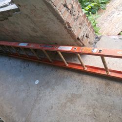 12 Ft Fiberglass Ladder